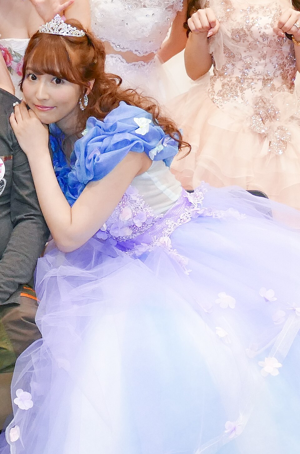 ย้อนดูยุคก่อนเปลี่ยนเส้นทาง ยูอะ มิคามิ บนเวที DMM Adult Awards เดือนเมษายน 2560