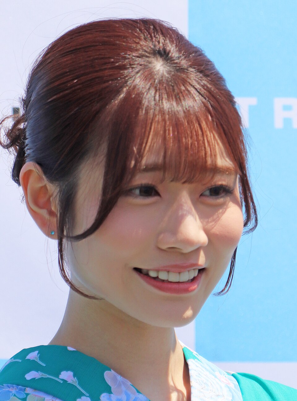 ชื่อเดียวแต่คันจิสามรอบ ไซกะ คาวาคิตะ (Saika Kawakita) จาก 彩花 ไป 彩伽 แล้วกลับบ้านที่ 彩花